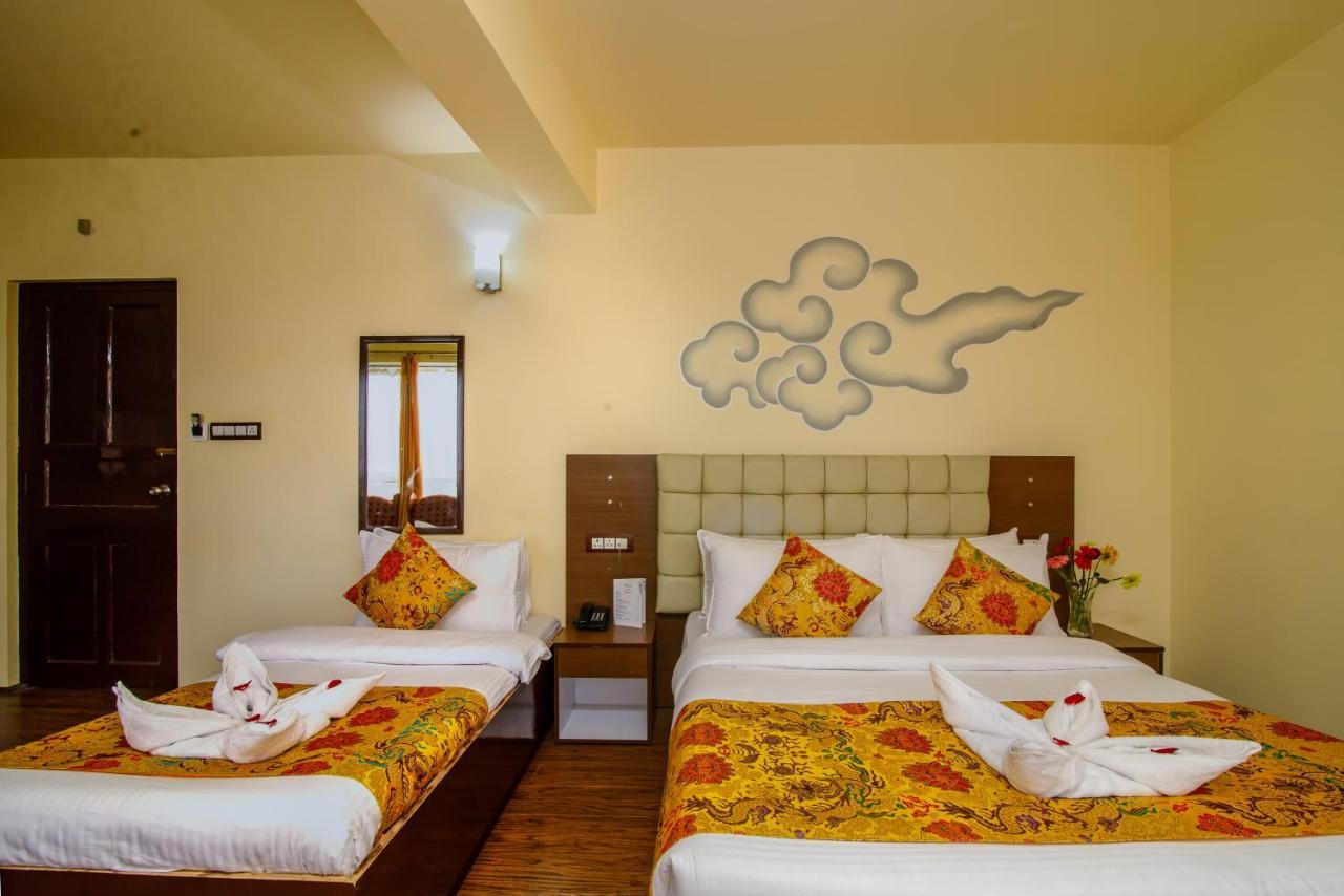Muscatel Grand Silkroute - 300 Mts From Mg Marg Gangtok Bagian luar foto
