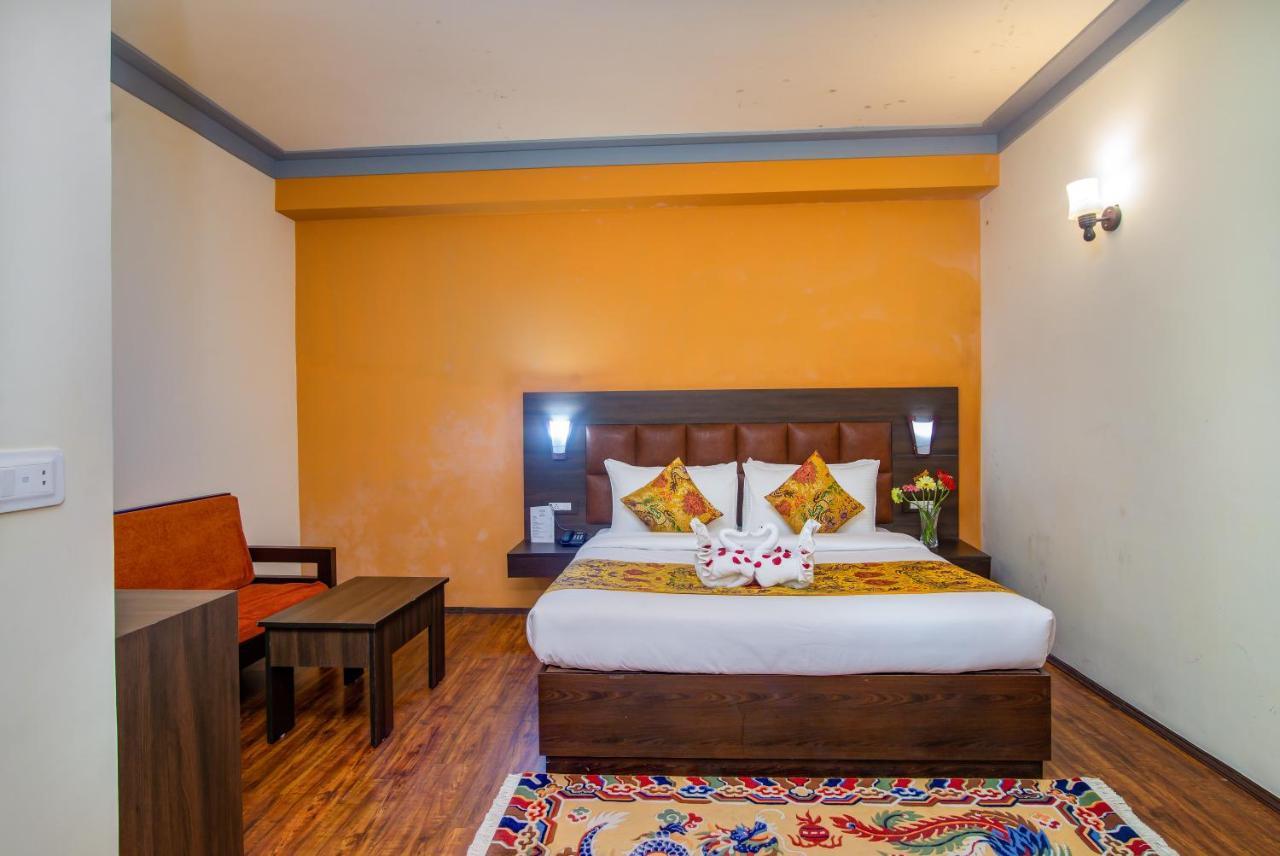Muscatel Grand Silkroute - 300 Mts From Mg Marg Gangtok Bagian luar foto