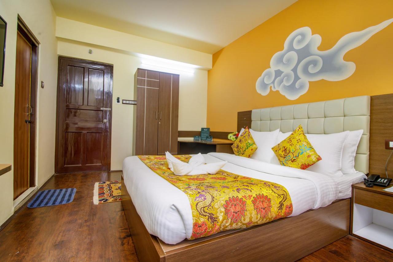 Muscatel Grand Silkroute - 300 Mts From Mg Marg Gangtok Bagian luar foto