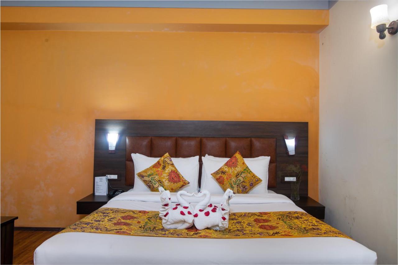 Muscatel Grand Silkroute - 300 Mts From Mg Marg Gangtok Bagian luar foto