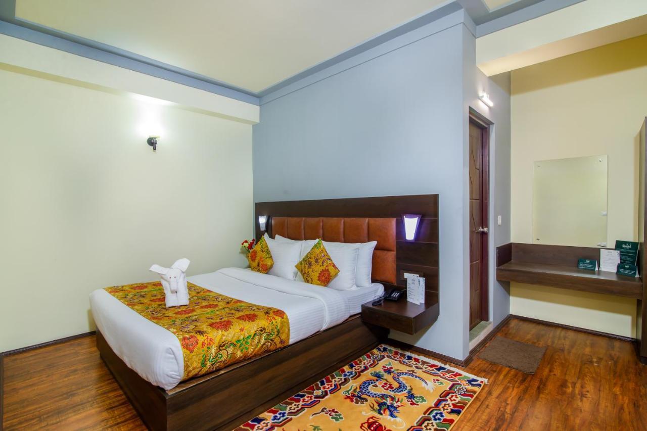 Muscatel Grand Silkroute - 300 Mts From Mg Marg Gangtok Bagian luar foto